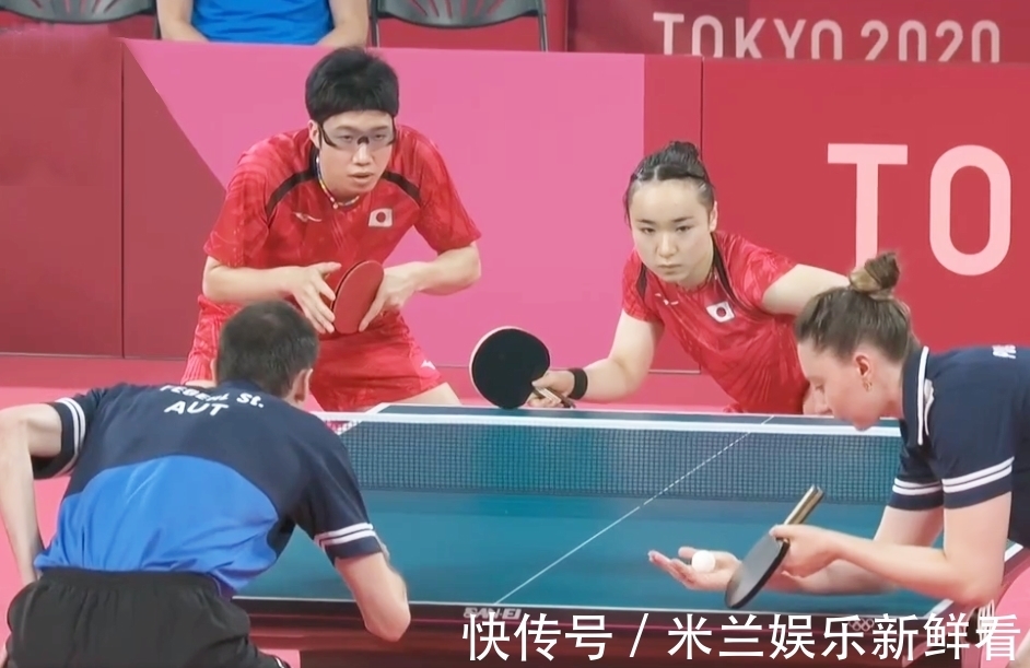 绕他展开 绕他展开