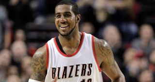 她用行动诠 她用行动诠